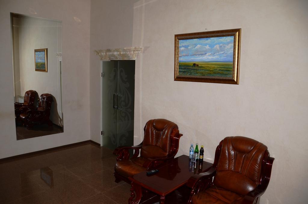 Saryarka Hotel Astana Luaran gambar